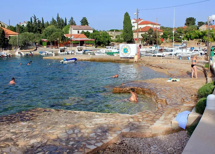 شقة With Parking Space - 21848 *